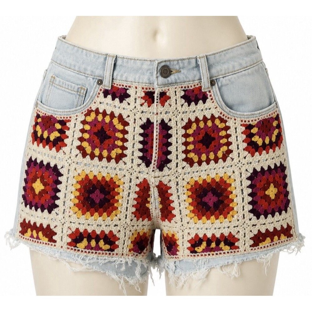 SO Crochet Granny Square High Rise Denim Shorts 13/31W Boho Festival Raw Hem